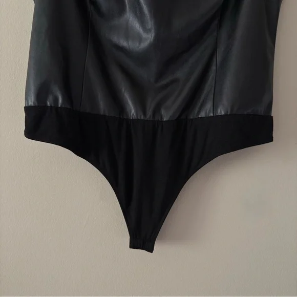 Paige Rinna Faux Leather V Neck Bodysuit Size XL - Picture 11 of 14